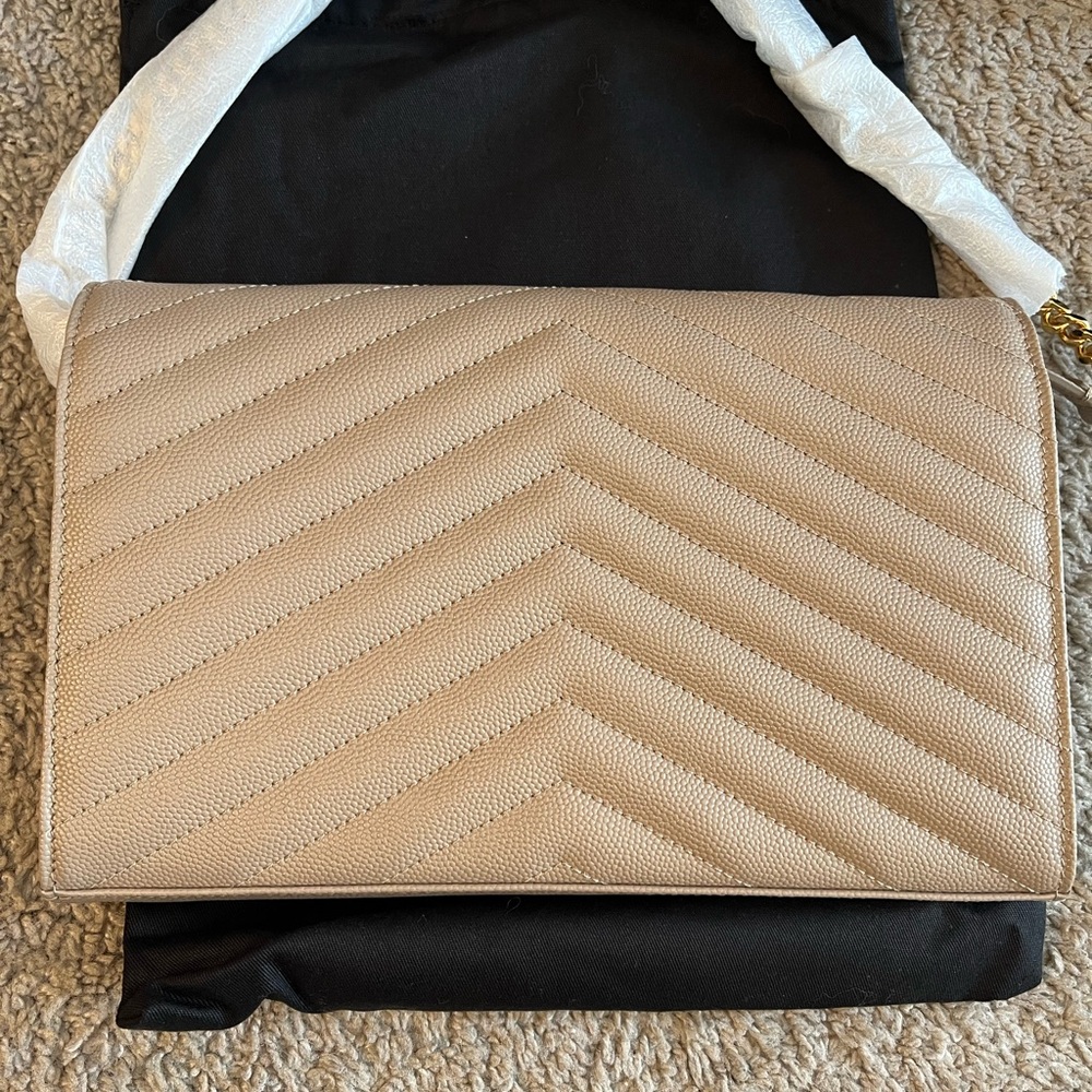 NIB Saint Laurent Classic Cassandre Chain Wallet - Picture 4 of 9